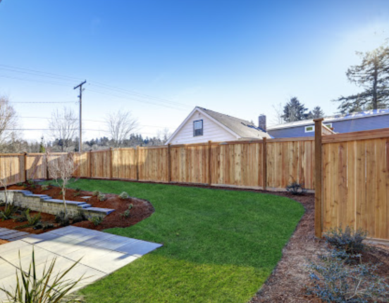 The Benefits of Hiring Local Fence Contractors for Your Home Project